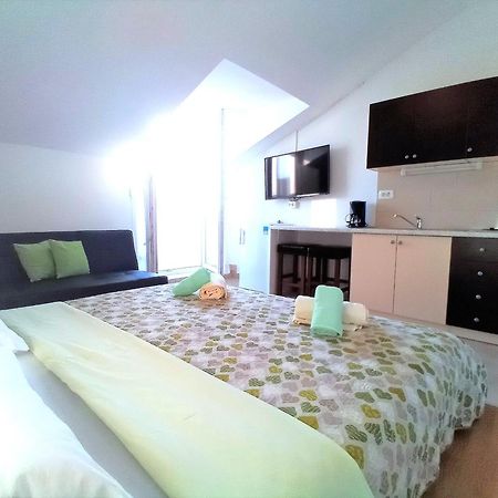 Guesthouse Cecilia 2 Malinska Eksteriør bilde