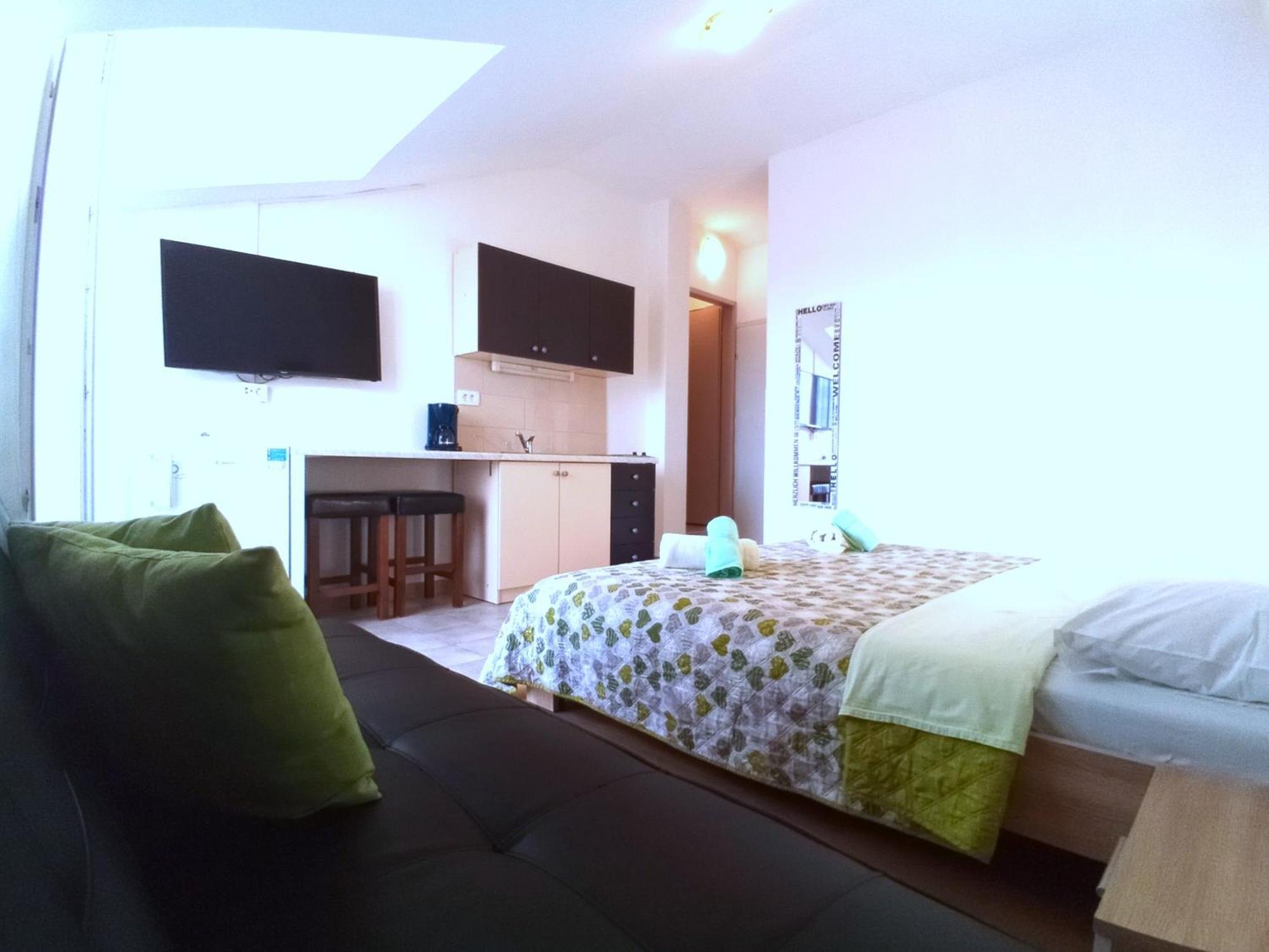 Guesthouse Cecilia 2 Malinska Eksteriør bilde