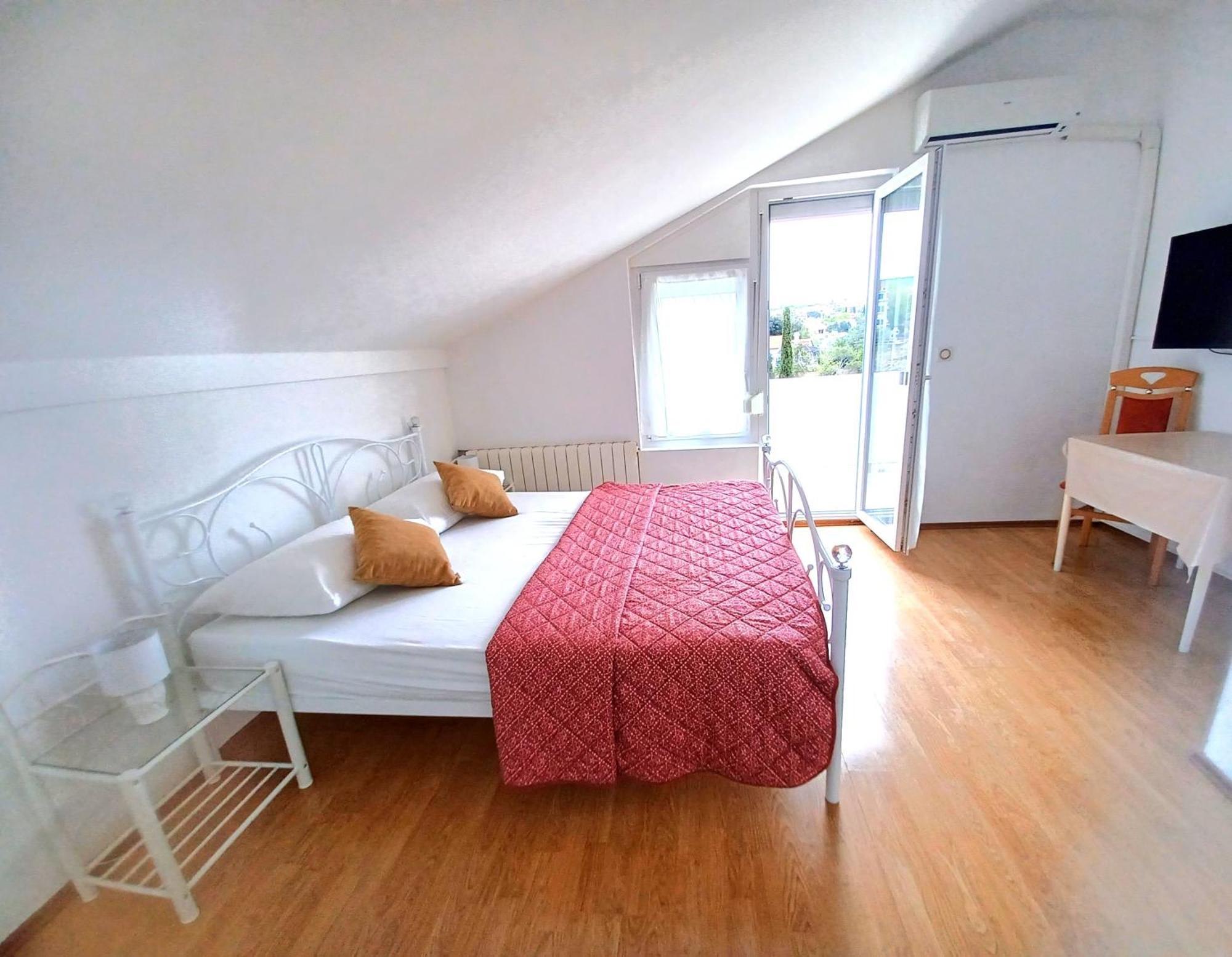Guesthouse Cecilia 2 Malinska Eksteriør bilde