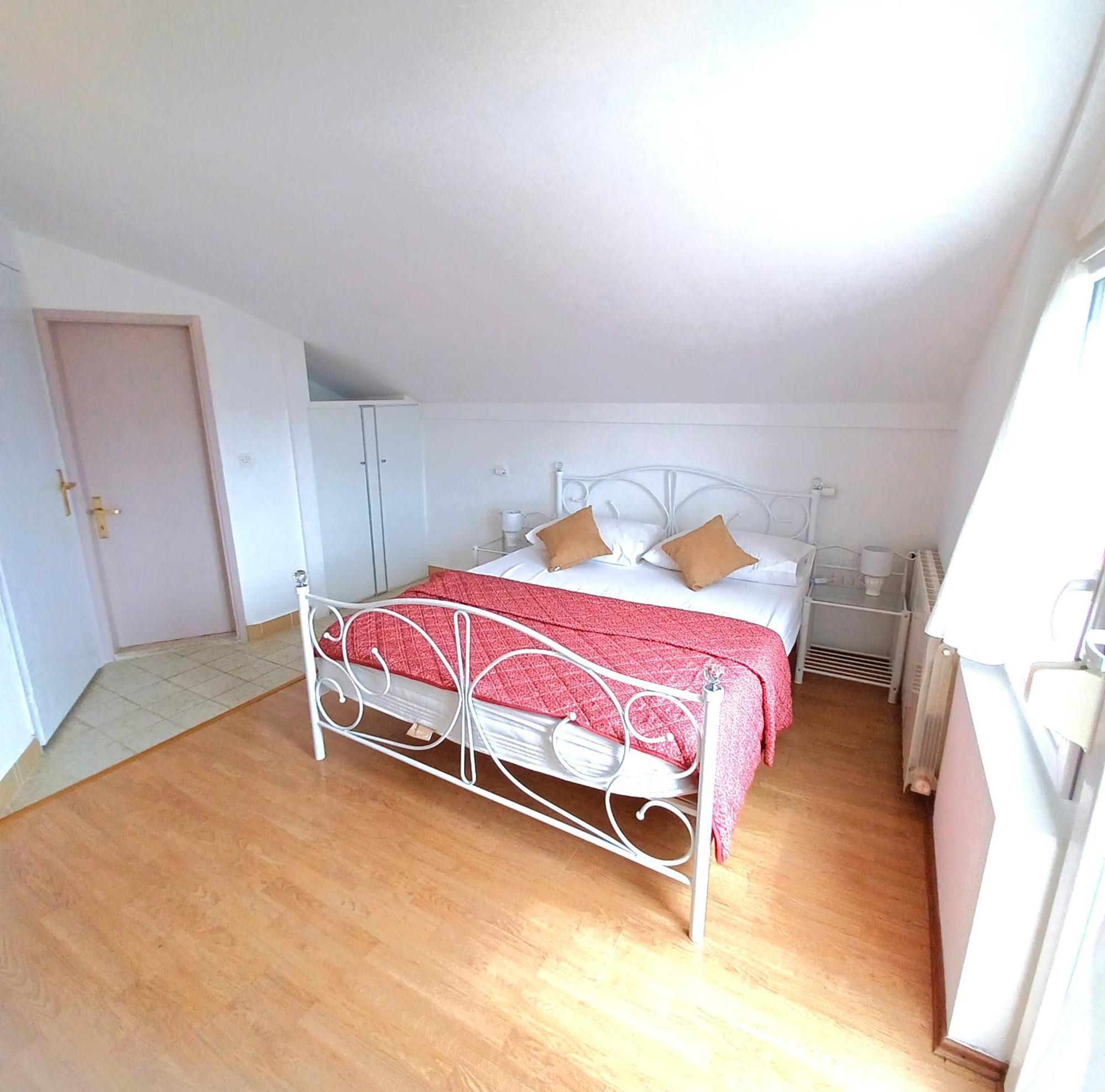 Guesthouse Cecilia 2 Malinska Eksteriør bilde