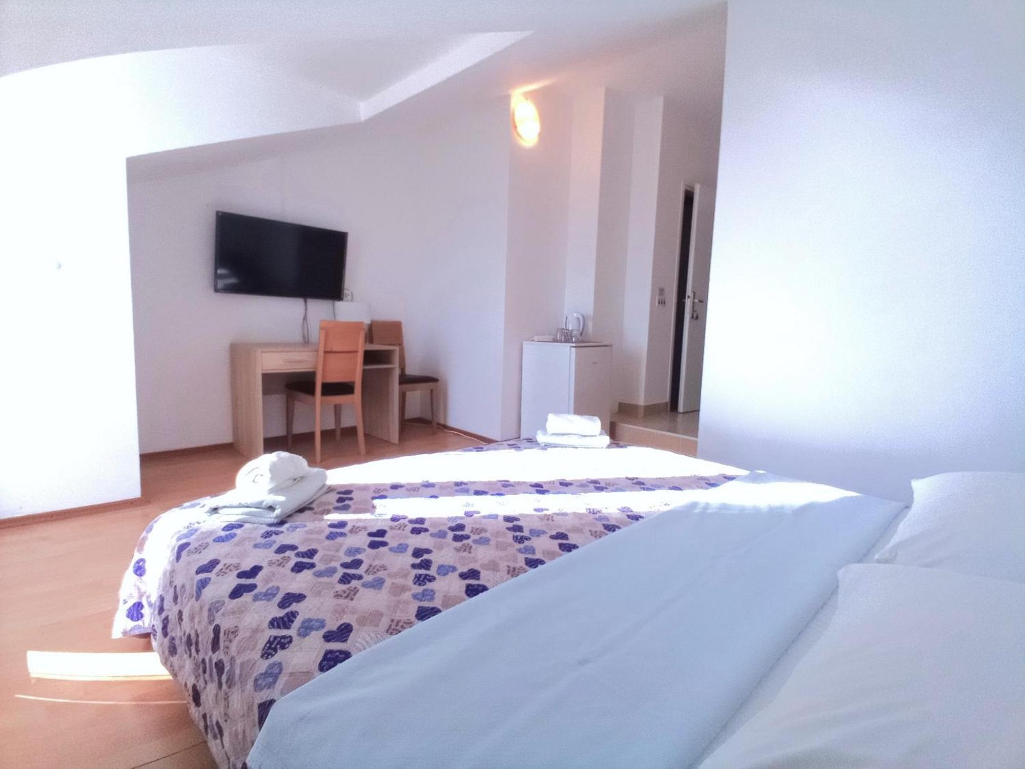 Guesthouse Cecilia 2 Malinska Eksteriør bilde